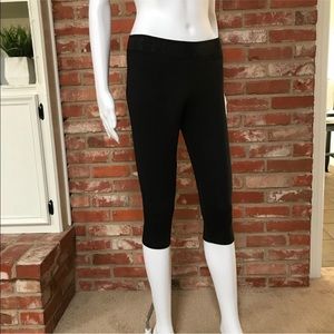 VS PINK Crop Yoga Leggings